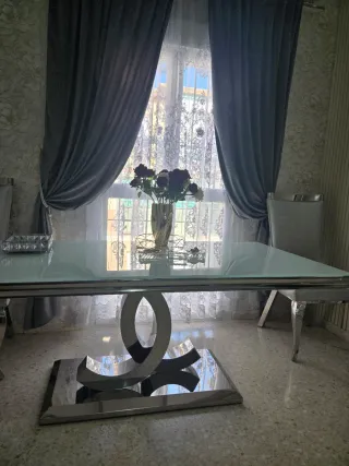 Mesa de comedor cristal y metal