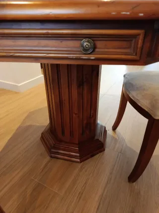 Mesa octogonal con 4 sillas