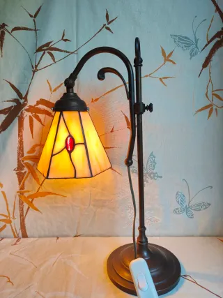 Lampada da tavolo Tiffany vetro e metallo