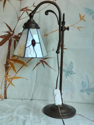 Lampada da tavolo Tiffany vetro e metallo
