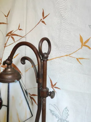 Lampada da tavolo Tiffany vetro e metallo