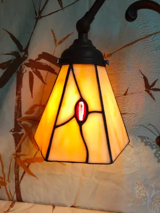 Lampada da tavolo Tiffany vetro e metallo