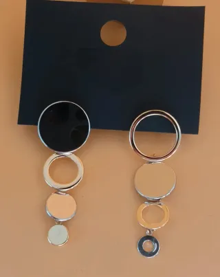 Pendientes largos círculos negro y dorado