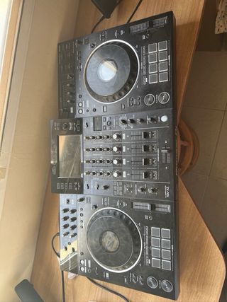 Controladora DJ Pioneer XDJ-XZ Negra