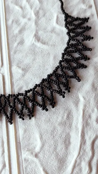 Collar de abalorios negro