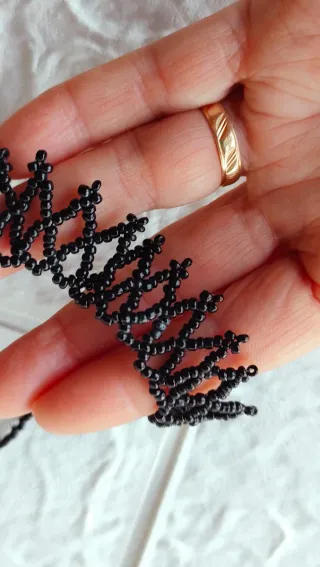 Collar de abalorios negro