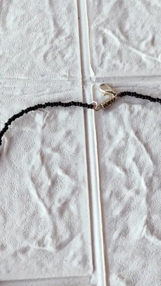 Collar de abalorios negro