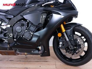 YAMAHA YZF R1