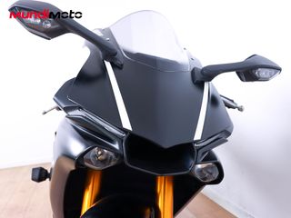YAMAHA YZF R1