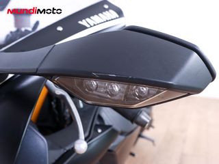 YAMAHA YZF R1