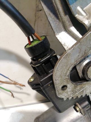 MOTOR ELEVALUNAS DELANTERO DERECHO OPEL CORSA B 66039