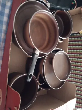 Juego 8 cazuelas marrones