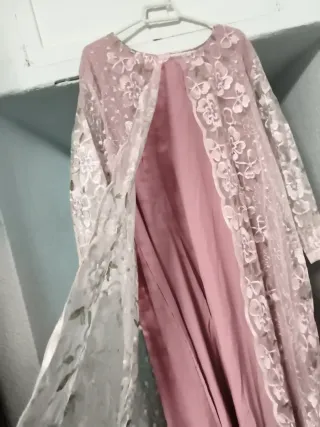 Vestido rosa con encaje