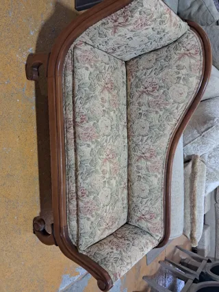 Diván sofá tela floral madera