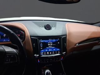 Maserati Levante V6 275 HP D AWD