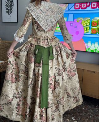 Traje de Fallera Beige y Dorado - S-36