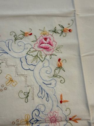 Tovaglia vintage ricamata a mano