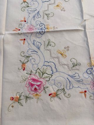 Tovaglia vintage ricamata a mano