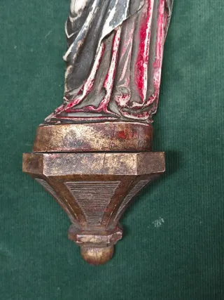 Reproducción Virgen en Resina