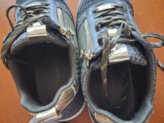 Zapatillas verdes y doradas