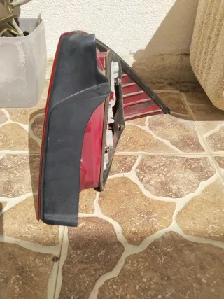 Piloto trasero izquierdo Ford mondeo