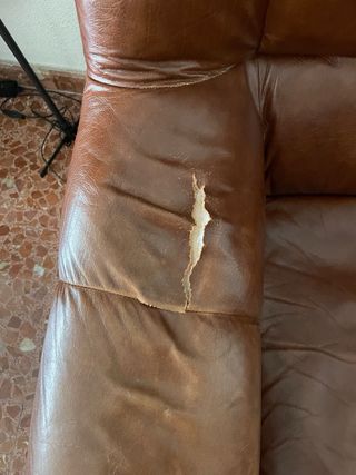 Sofá de piel y 2 sillones individuales