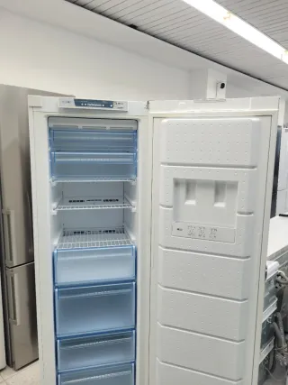 Congelador vertical 185,m + Garantía + Entrega