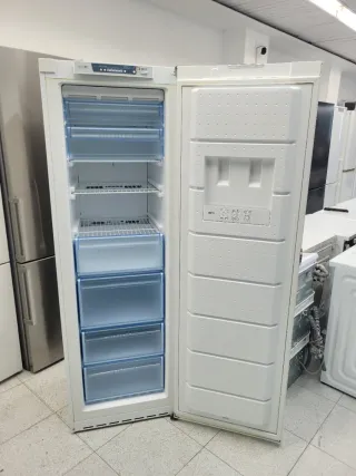 Congelador vertical 185,m + Garantía + Entrega