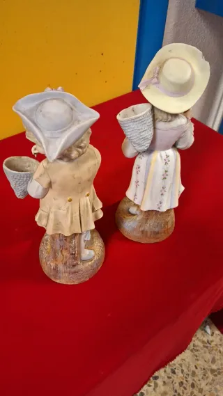Figuras de porcelana de niños