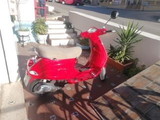 Vespa LX Roja 2005 - 39.000 km