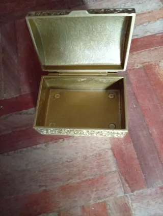 Caja joyero decorativa dorada