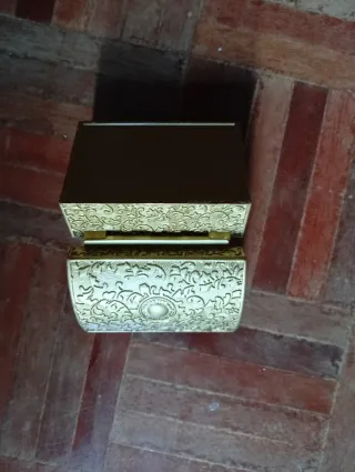 Caja joyero decorativa dorada