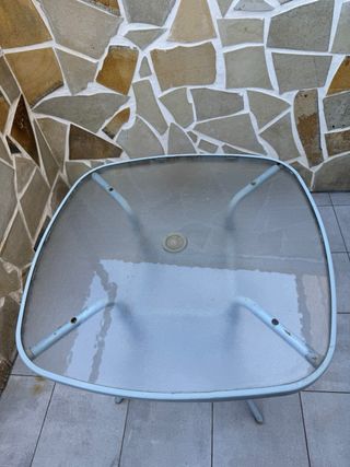 Mesa de exterior cristal y metal