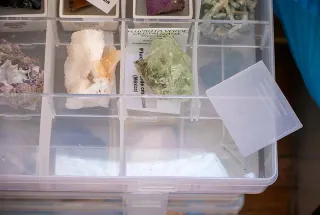 Caja organizadora de plástico con 28 compartimento