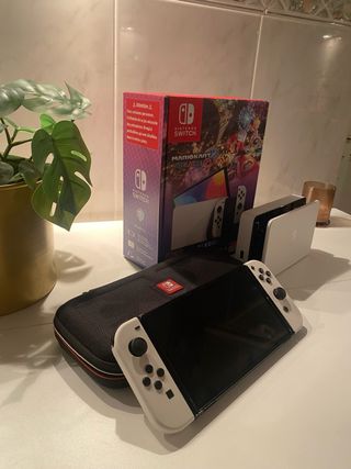 Nintendo Switch OLED Mario Kart 8 Deluxe
