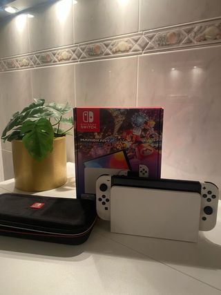 Nintendo Switch OLED Mario Kart 8 Deluxe