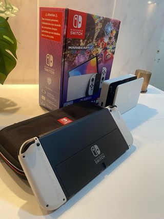 Nintendo Switch OLED Mario Kart 8 Deluxe