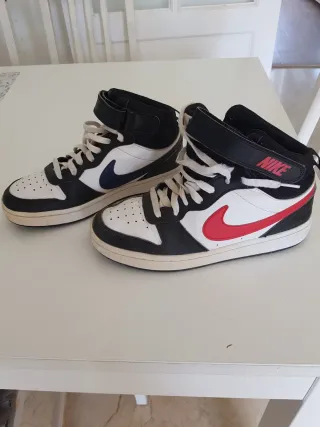 Zapatillas Nike Altas Negras y Blancas