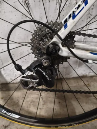 Bicicleta de carretera Giant TCR Blanca