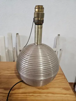 Pie de lámpara latón estriado