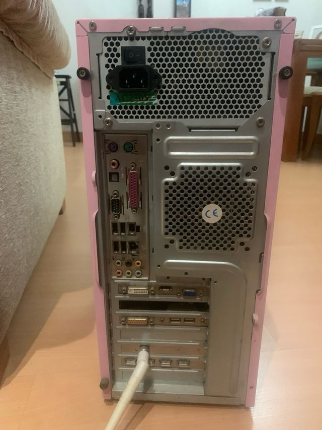 Chasis Ordenador Rosa