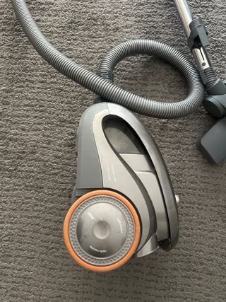 Aspiradora Ufesa Optima