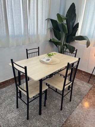 Mesa nueva con 4 sillas en oferta!