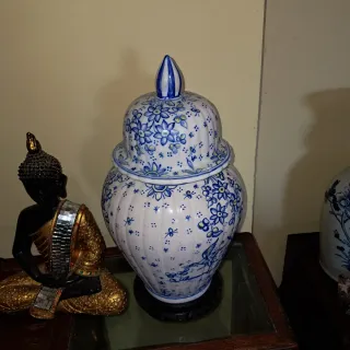 Coppia vasi decorativi blu e bianchi