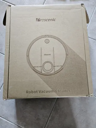 Robot aspirapolvere e lavapavimenti