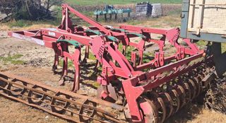 Cultivador chisel Ovlac 10 brazos 3 filas 3 metros