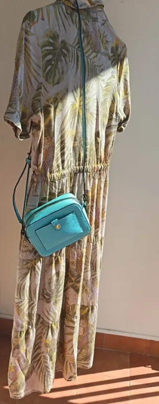 Vestido Desigual Estampado Tropical