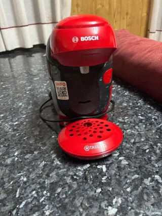 Cafetera Bosch Tassimo Roja
