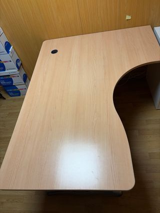 Mesa de escritorio angular madera y metal