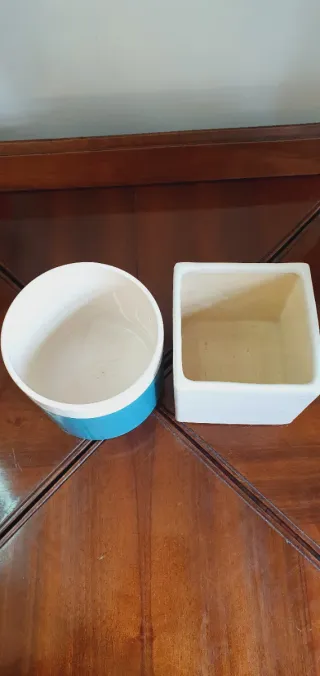 Portavasi in ceramica, 2 pezzi